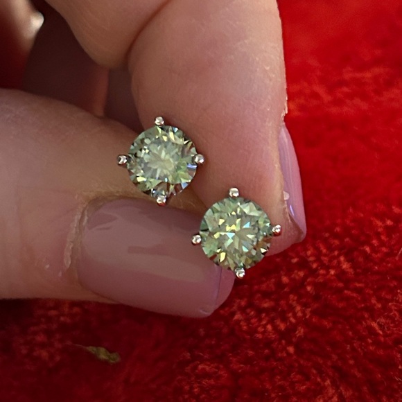 Green Moissanite‎ 2.0 CT solitaire screwback stud earrings Retail $699
